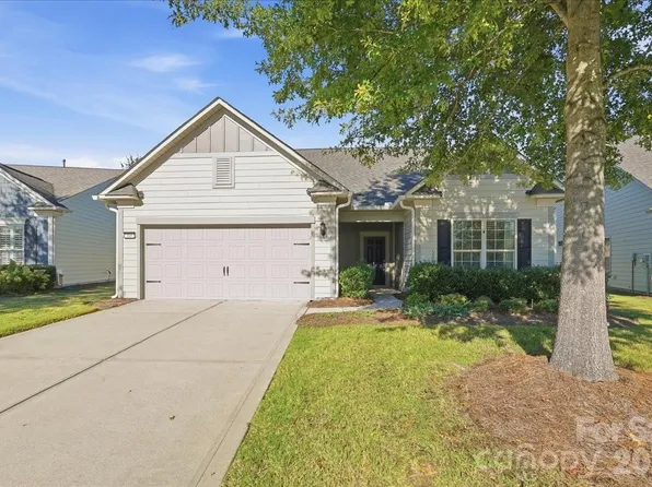 389 Harvest Valley Ln, Fort Mill, SC 29715