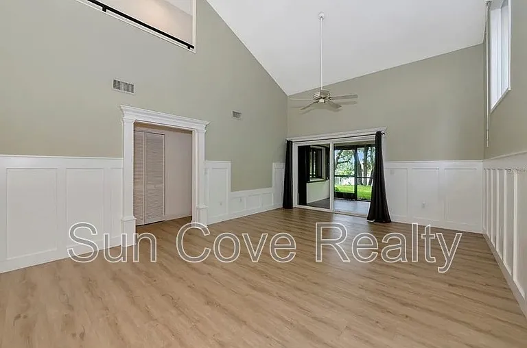 4518 Ascot Cir S — Photo 3