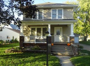 416 W 3rd Ave, Monmouth, IL 61462