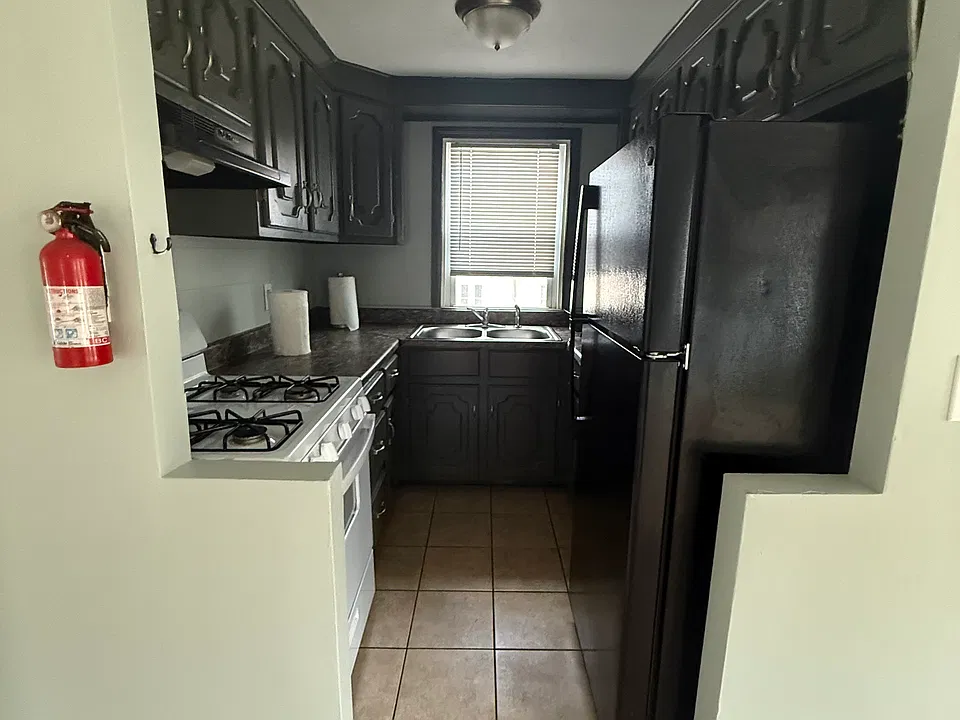25 Humboldt Ave #2