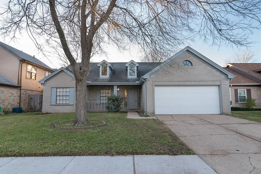 1030 Wentworth Drive - 1 — Photo 1