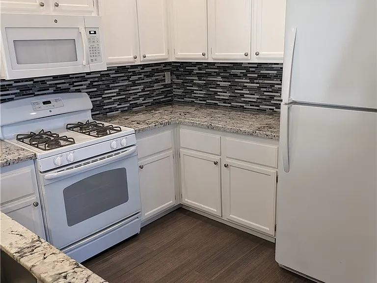1830 N Buffalo Dr #2015 — Photo 5