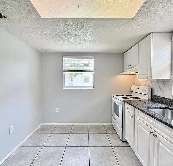 4725 39th Ave N #101 — Photo 7