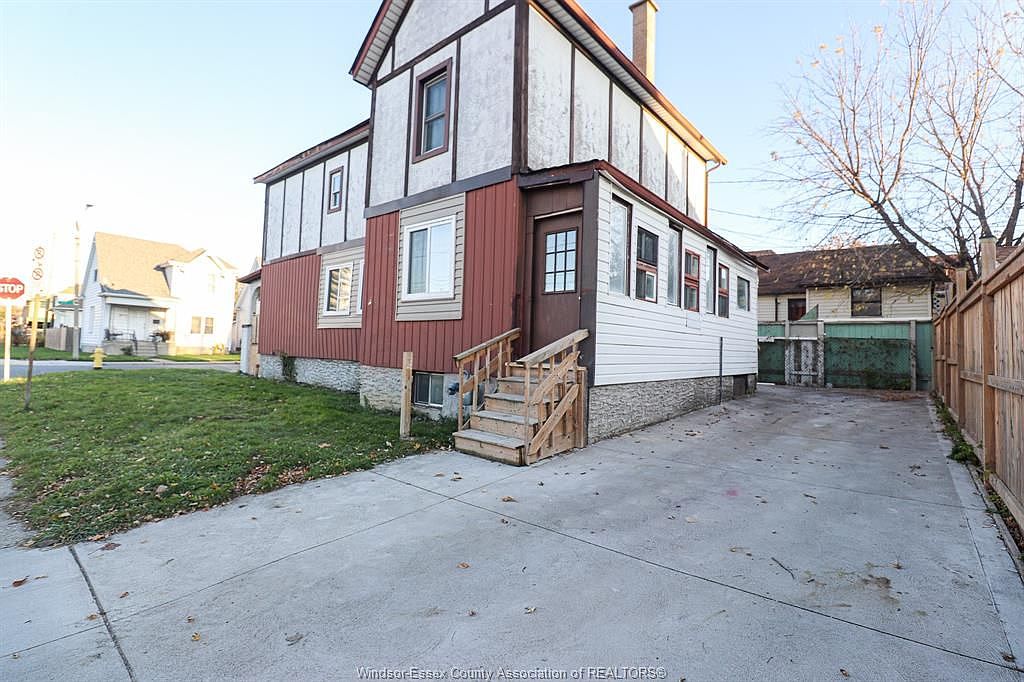 205 Parent Ave, Windsor, ON N9A 2B5 Zillow