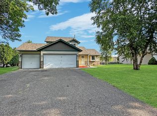 2219 Clearwater Creek Ct, Lino Lakes, MN 55038