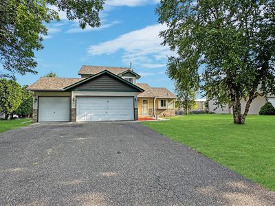 2219 Clearwater Creek Ct, Lino Lakes, MN, 55038