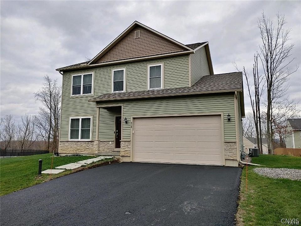 1st image of 19 McClennan Dr