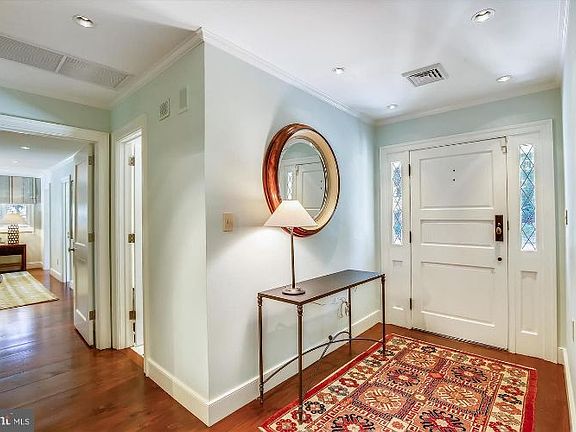 4th image of 1434 Woodacre Dr