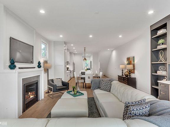 3rd image of 2140 N Sawyer Ave #1