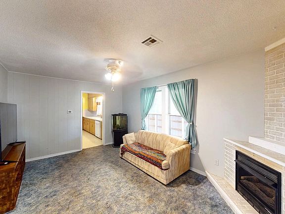 3rd image of 410 N Elm St