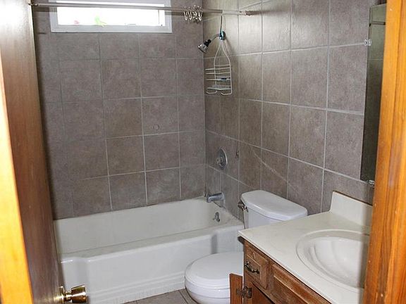 4th image of 6419 Parkview Ave