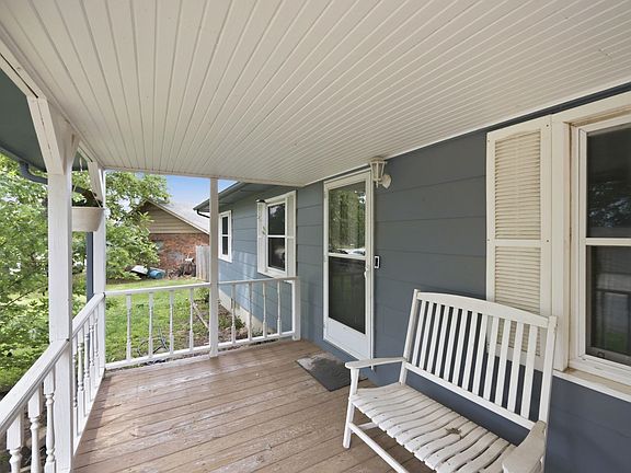 3rd image of 642 N Edgemoor Dr
