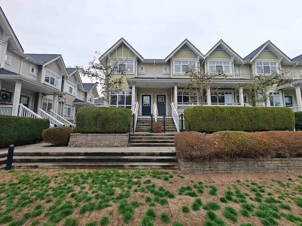 3265 Clermont Mews, Vancouver, BC V5S 4X3