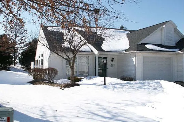 1114 Lake Meadow Ln photo 1