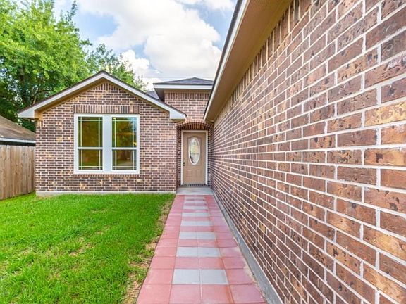 2nd image of 15827 Barbarossa Dr