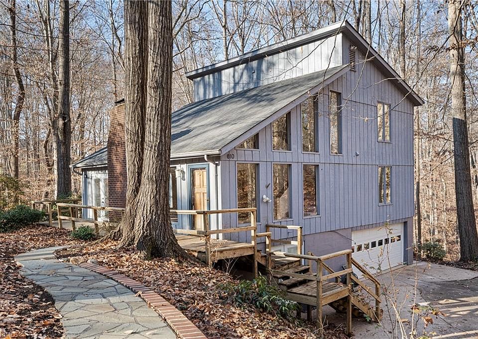 1st image of 610 Carrington Pl