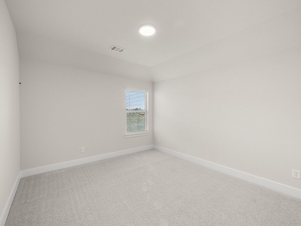 1st image of 490 Red Maple Rd