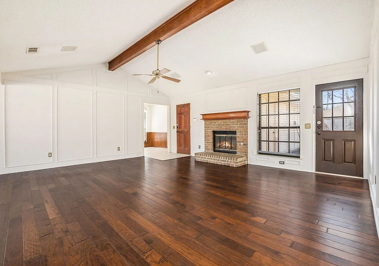 Beautifully crafted 3-2-2 in Plano. — Photo 4
