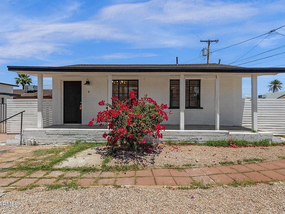 Private Entrance to your own charming Townhome.
