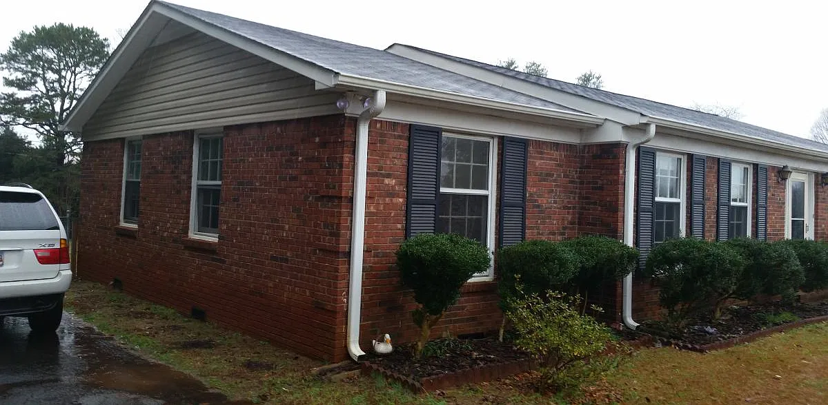 2 bed, 1200 sqft, $995 — Photo 2