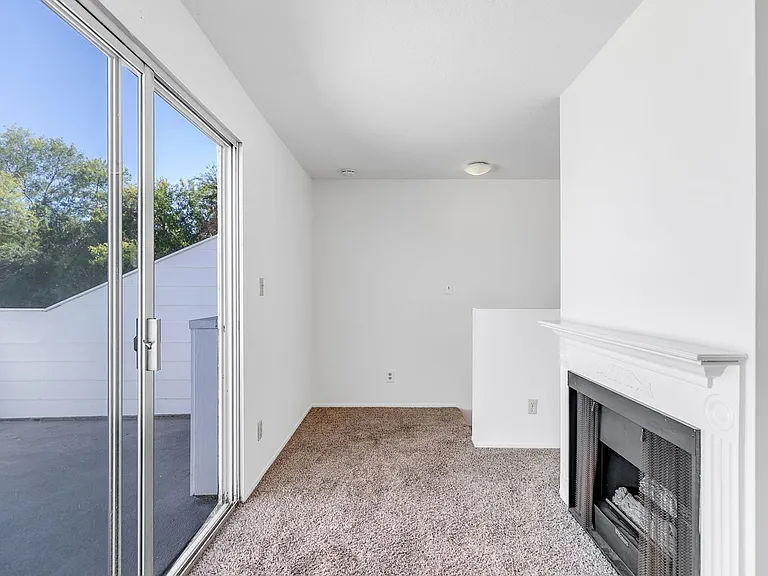 14455 Dickens St — Photo 6