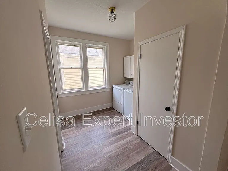 805 Edgewater Ave — Photo 4