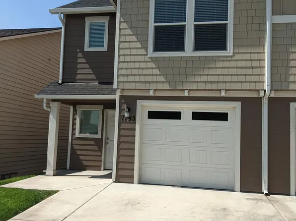 1793 NE 8th St, Hermiston, OR 97838