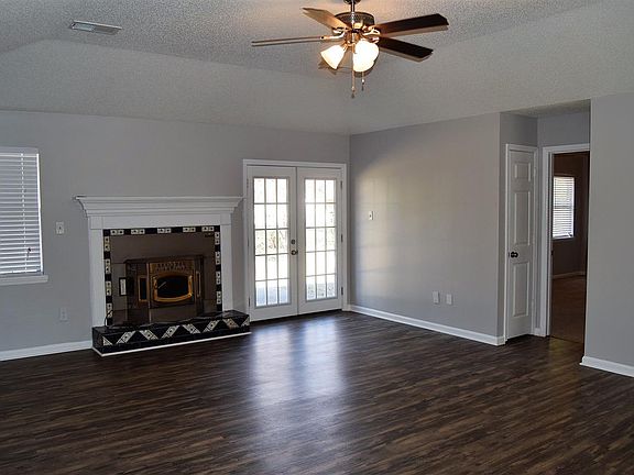 2nd image of 303 Northlake Dr