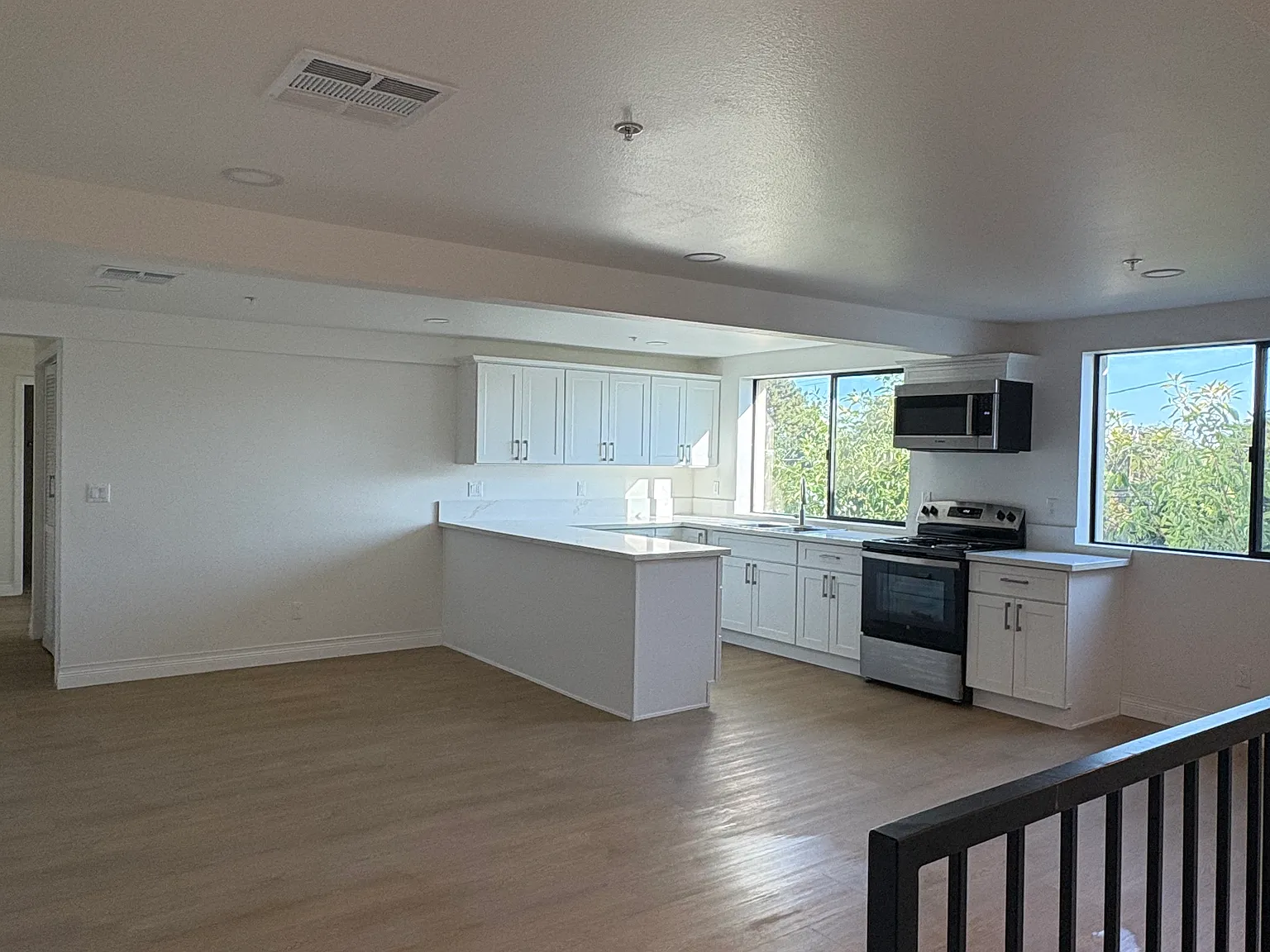 2 bed, 850 sqft, $2,650 — Photo 1