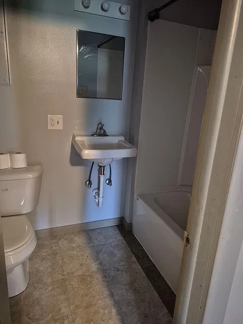 3 bed, $750 — Photo 2