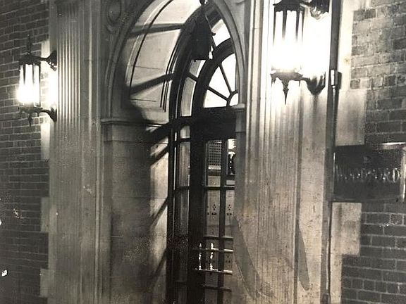 3rd image of 15970 Woodward Ave