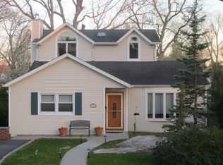 1421 Stoneybrook Ave, Mamaroneck, NY 10543