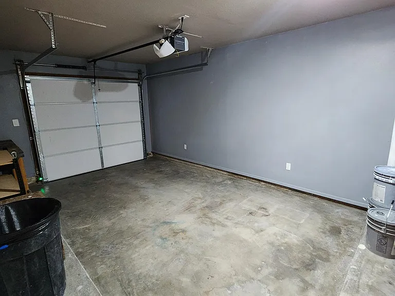431 W Redd Rd — Photo 19