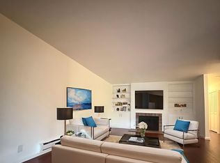 461 Burgess Dr APT 5, Menlo Park, CA 94025