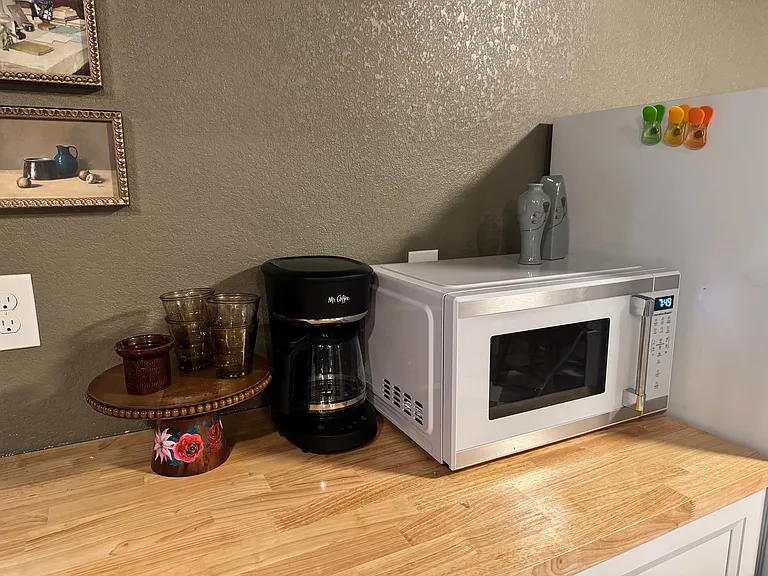 fully furnished kitchen