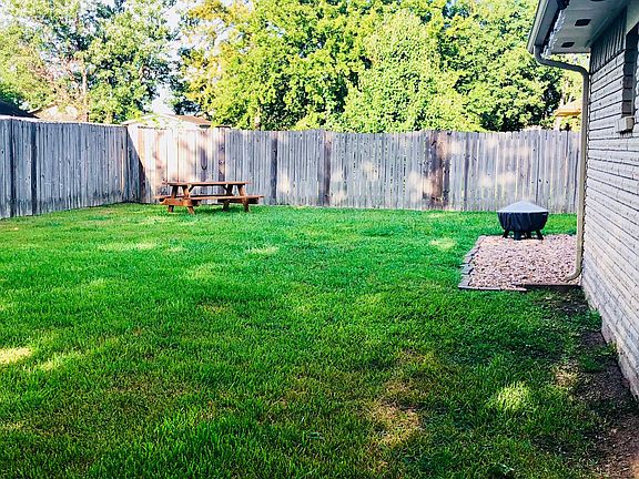 3rd image of 2534 Knoxville Dr
