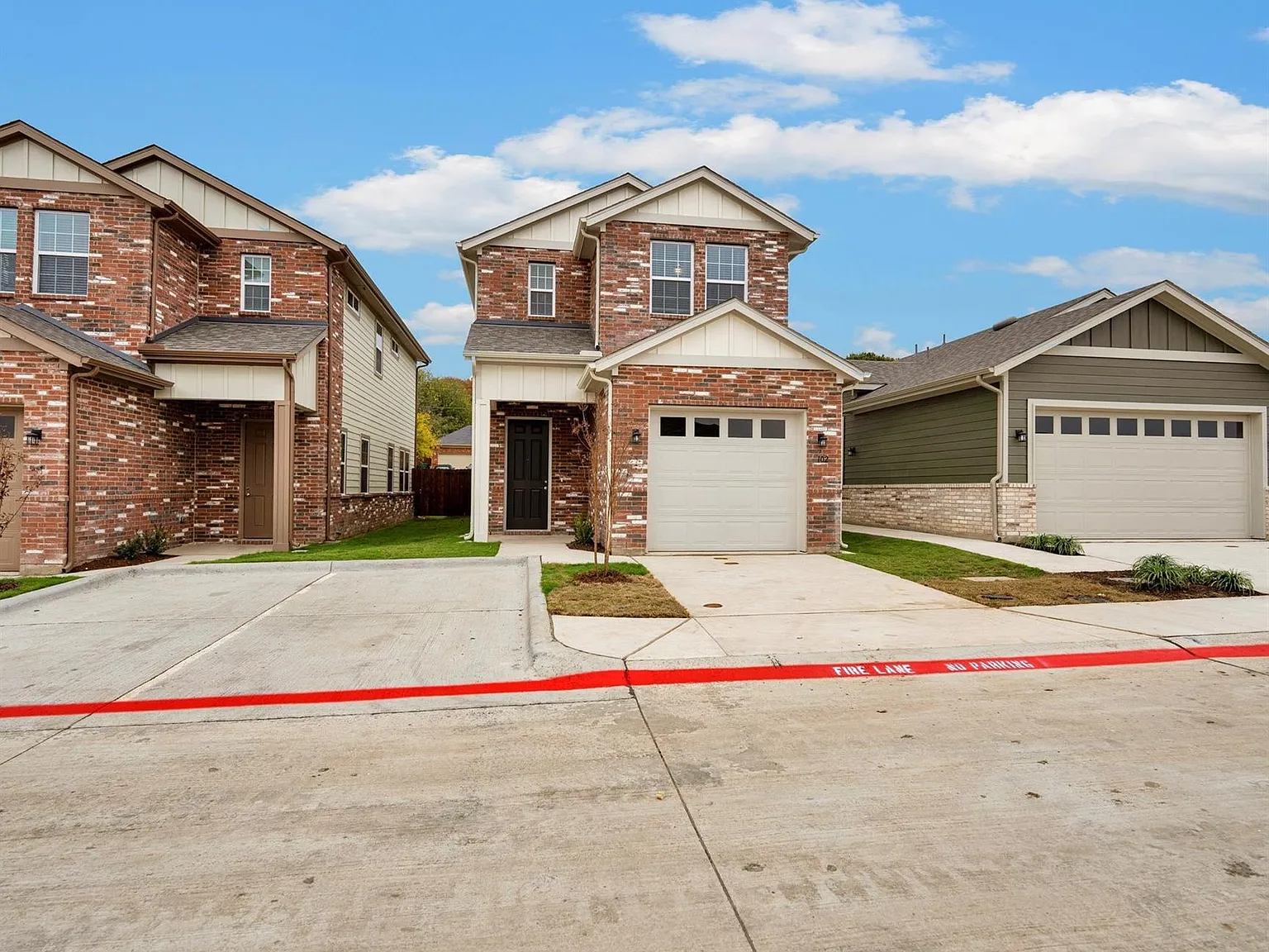 3 bed, 2.5 bath, 1621 sqft, $2,649 — Photo 1