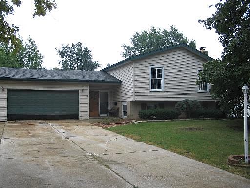 1st image of 925 N Ironwood Ave