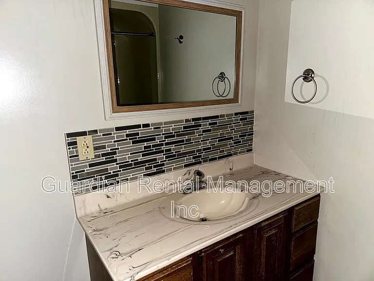 84 Elm St #2 — Photo 8