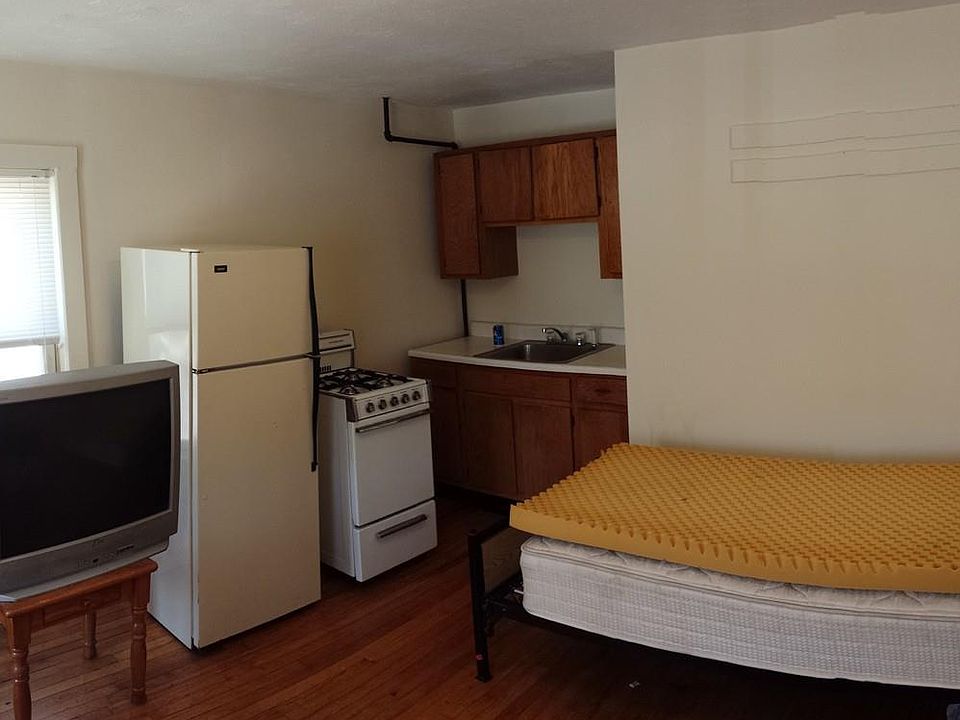 2nd image of 40 Jefferson St APT 4