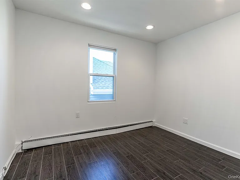 35 Tennesse Ave — Photo 16
