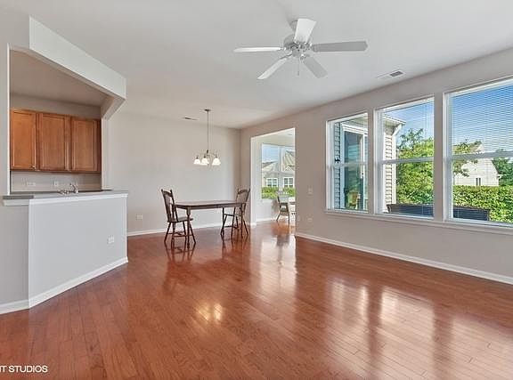 2nd image of 3342 Sheridan Ln
