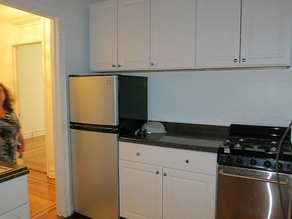 4th image of 333 E 58th St APT 2A