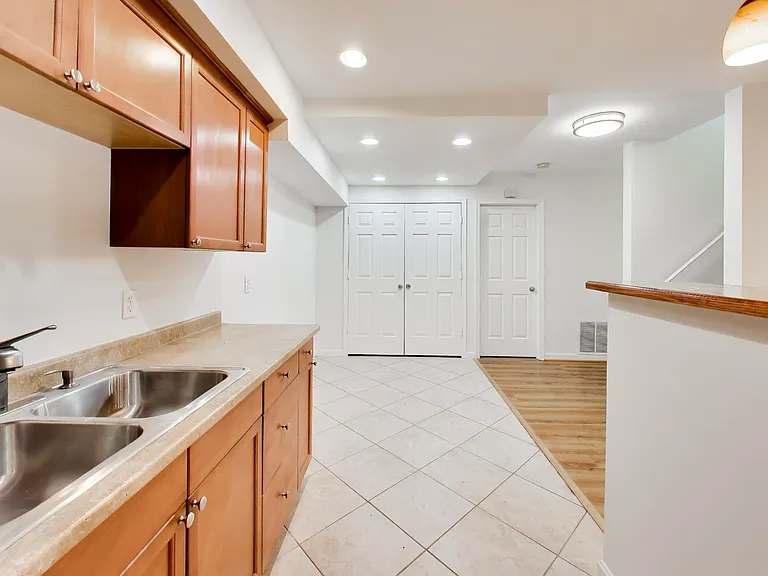 12015 Montrose Village Ter — Photo 38