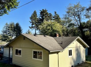 1790 Ivy Ave, Reedsport, OR 97467