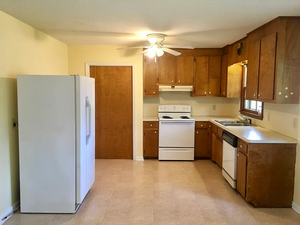 201 S Carrie Street - 1 — Photo 3