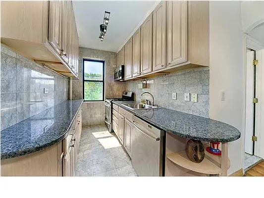 Sold by Foxworth Realty | media 5