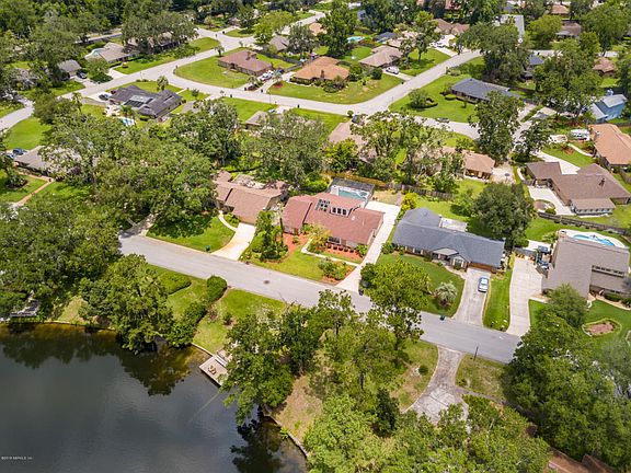 4th image of 8229 Hidden Lake Dr N