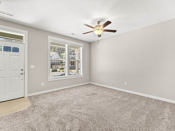 5th image of 610 W Jones St