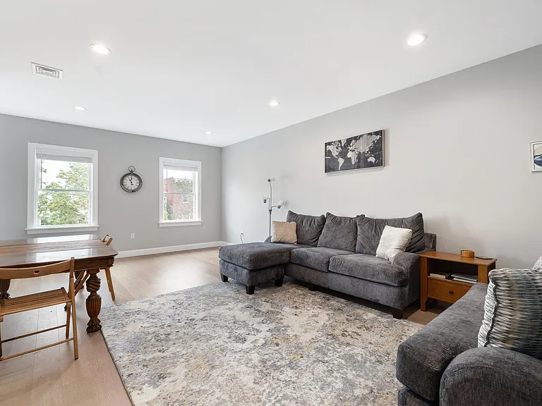364 Madison Ave #2 — Photo 4